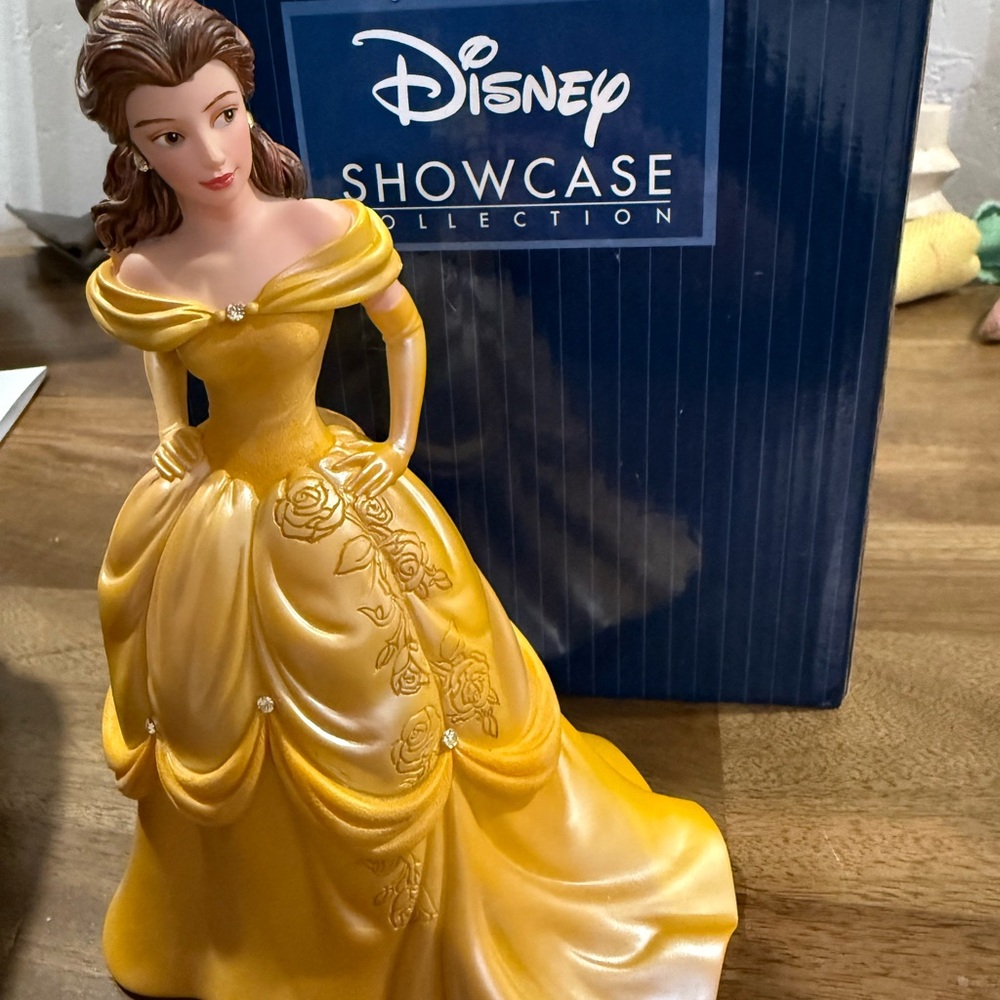 Disney Showcase Collection Belle Figurine - Yellow